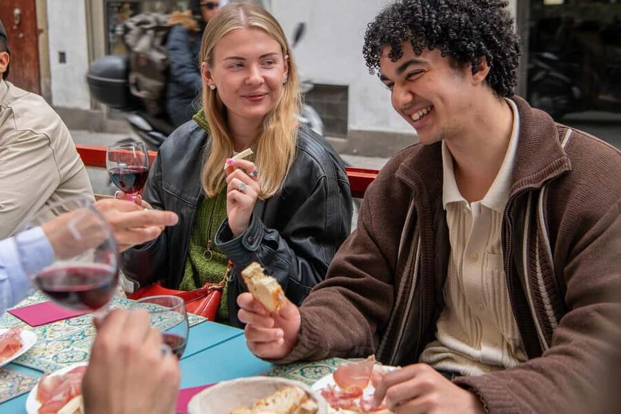 Florence: Flavours of Tuscany Food Tour - Starting in Oltrarno: Piazza della Passera and the tour’s street-level vibe