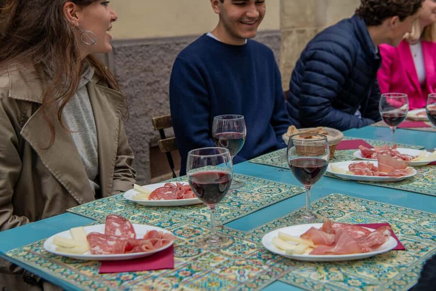 Florence: Guided Food Walking Tour with Tuscan Classics - Key Points at a Glance