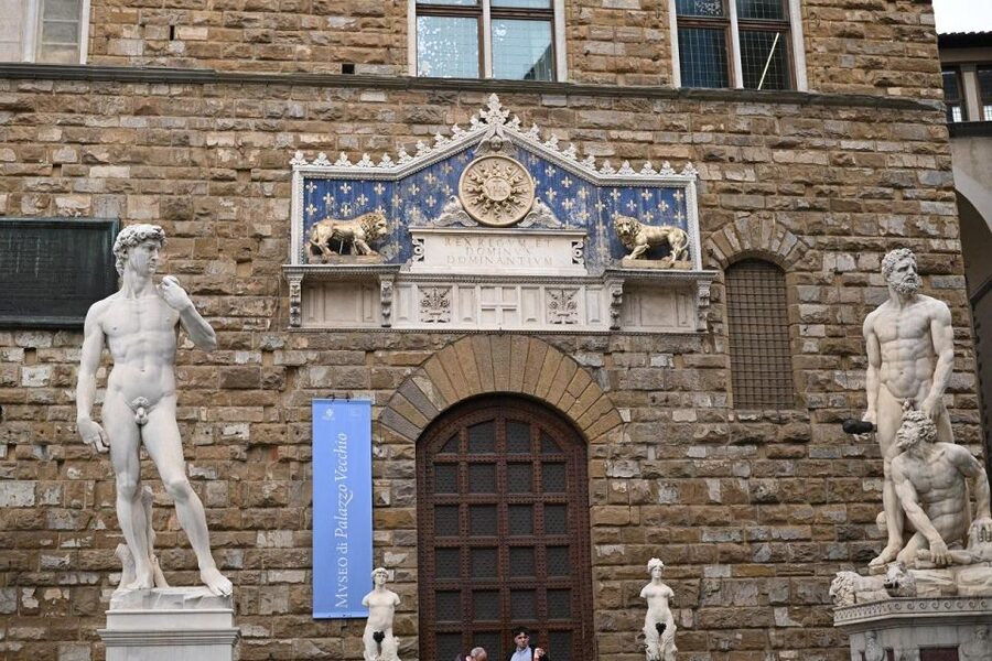 Florence: Guided Tour of Medici Family Secrets and Chapels - Michelangelo’s New Sacristy burials: the sculpture lesson you didn’t know you needed
