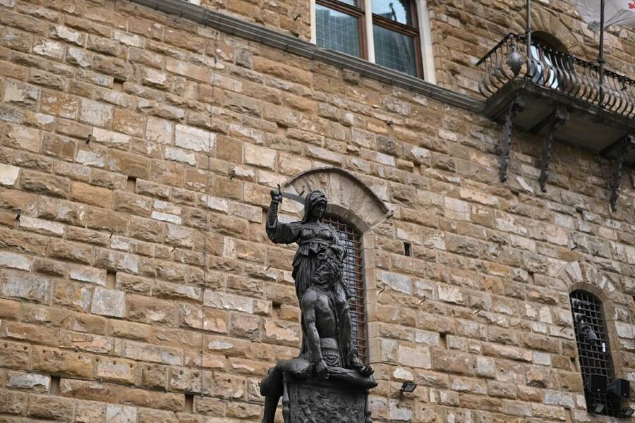 Florence: Guided Tour of Medici Family Secrets and Chapels - Palazzo Medici Riccardi courtyard: seeing the Medici’s house from the outside