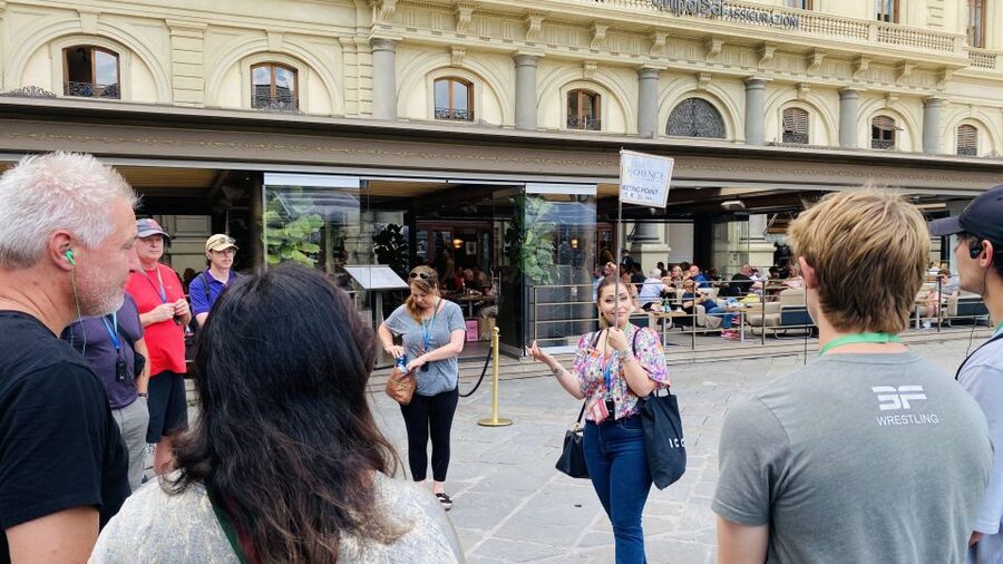 Florence: Guided Walking Tour - Pitti Palace area: a pass by that helps you orient the city