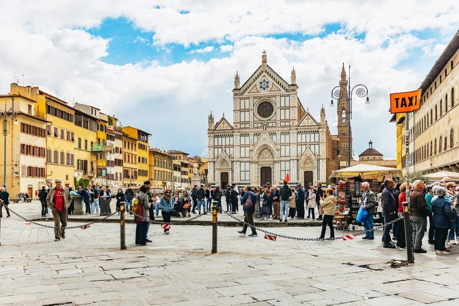 Florence: Old Town Golf Cart Excursion - Pitti Palace, Ponte Vecchio, and a real photo moment for the Vasari Corridor
