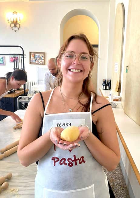 Florence: Pasta Class with Wine, Limoncello and Dessert - Cooking like Italians means eating together like you belong