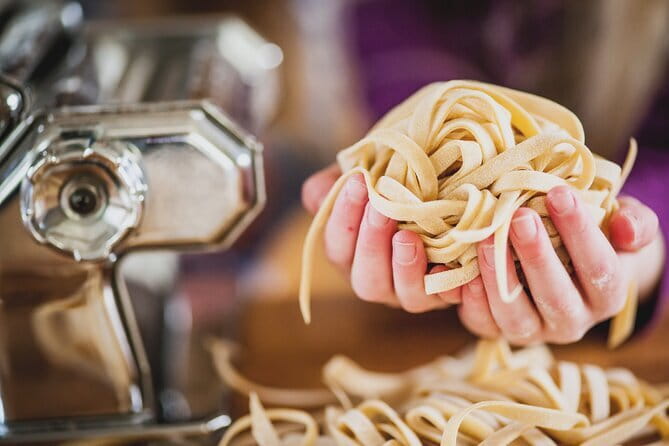 Florence: Pasta Cooking Class with Unlimited Wine - Key things I’d mark on your mental map