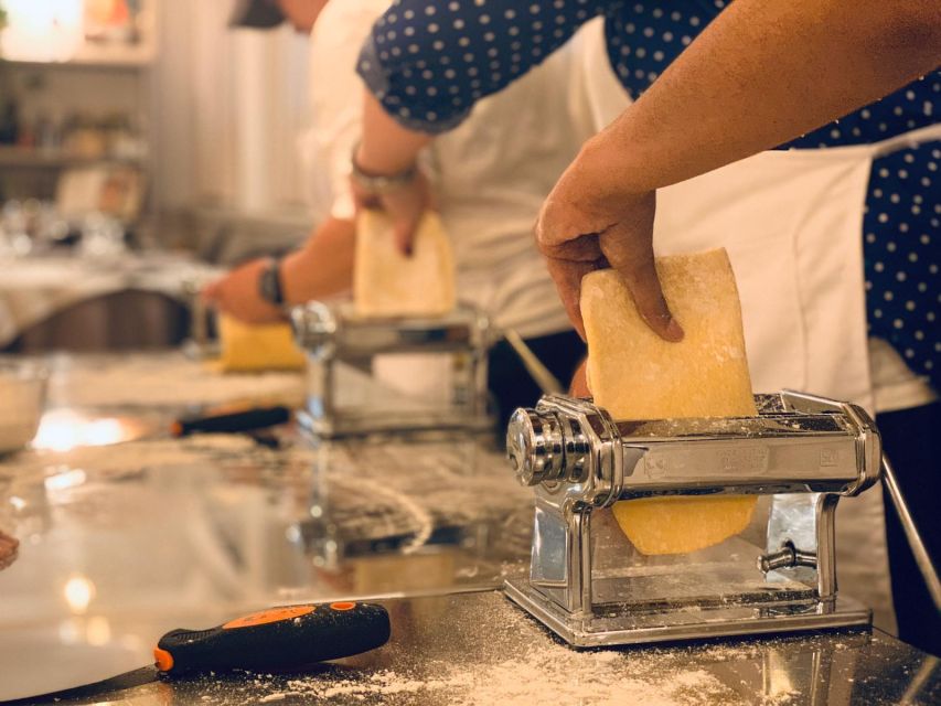 Florence: Pasta & Tiramisu Cooking Class with Unlimited Wine - Key things that make this Florence cooking class worth your time