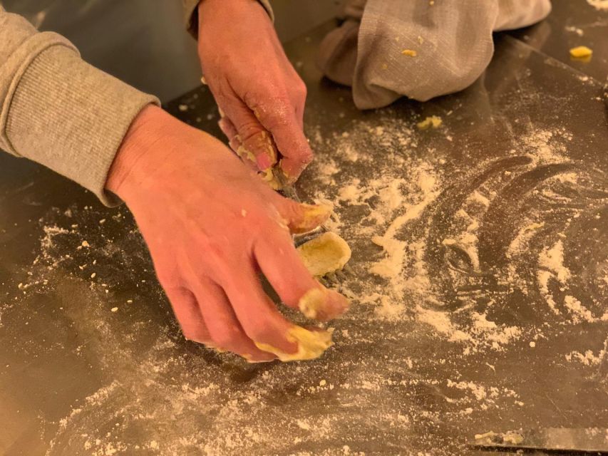 Florence: Pasta & Tiramisu Cooking Class with Unlimited Wine - Where this class fits in your Florence trip