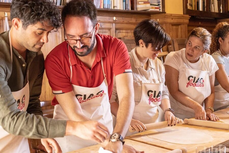 Florence: Pizza and Gelato Experience with Unlimited Wine - Key things to know before you go