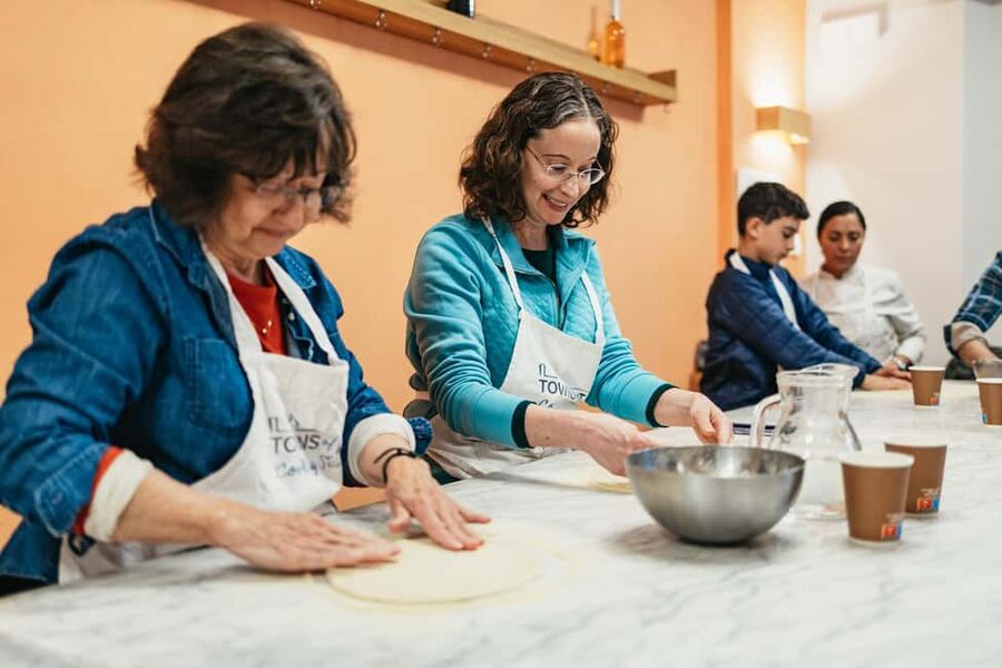 Florence: Pizza and Gelato Preparation Class - Pizza Workshop in Florence: Yeast Dough, Stretching, and Tomato Sauce