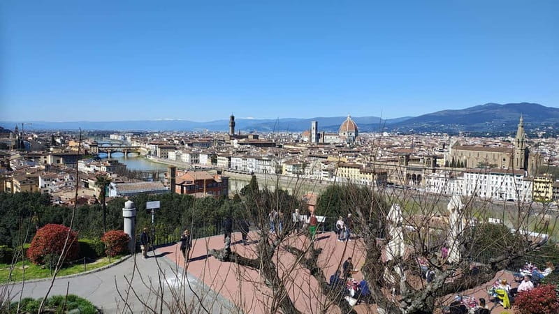 Florence: Private Electric Mini Car Tour with Local Guide - Duomo, Palazzo Vecchio, and Ponte Vecchio, in the best order for impact