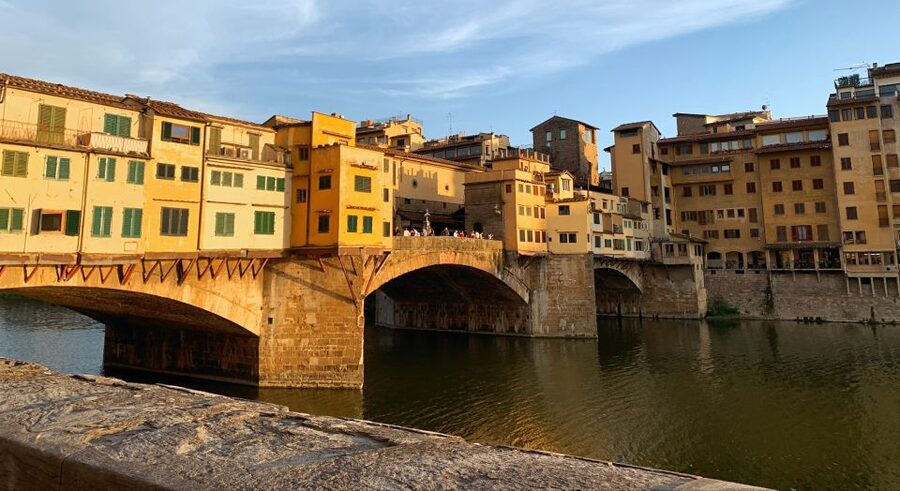 Florence: Renaissance and Medici Tales Guided Walking Tour - Ponte Vecchio: Ending the Main Arc With a Bridge That Means Something