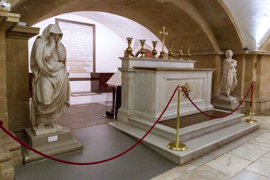 Florence: Reserved Entrance Ticket to the Medici Chapel - Arriving at Basilica San Lorenzo: how priority entrance works in real life