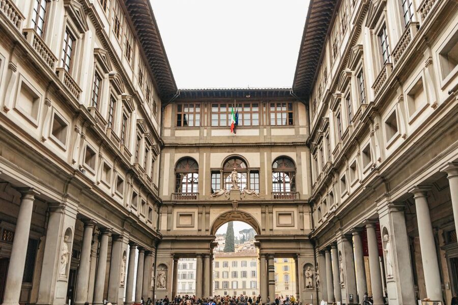 Florence: Skip-the-Line Uffizi Small Group Tour - Key things you will notice