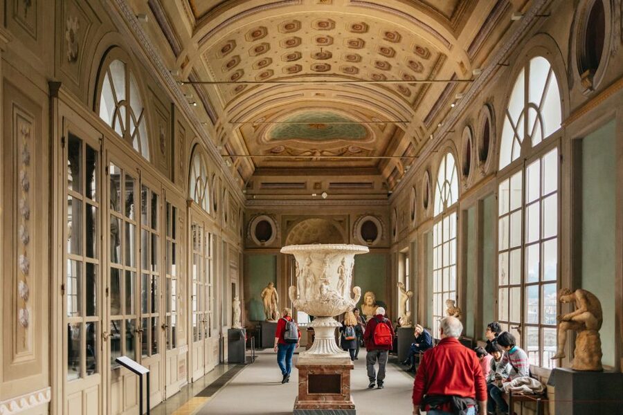 Florence: Skip-the-Line Uffizi Small Group Tour - Stairs and the lift outage, plan for two floors up