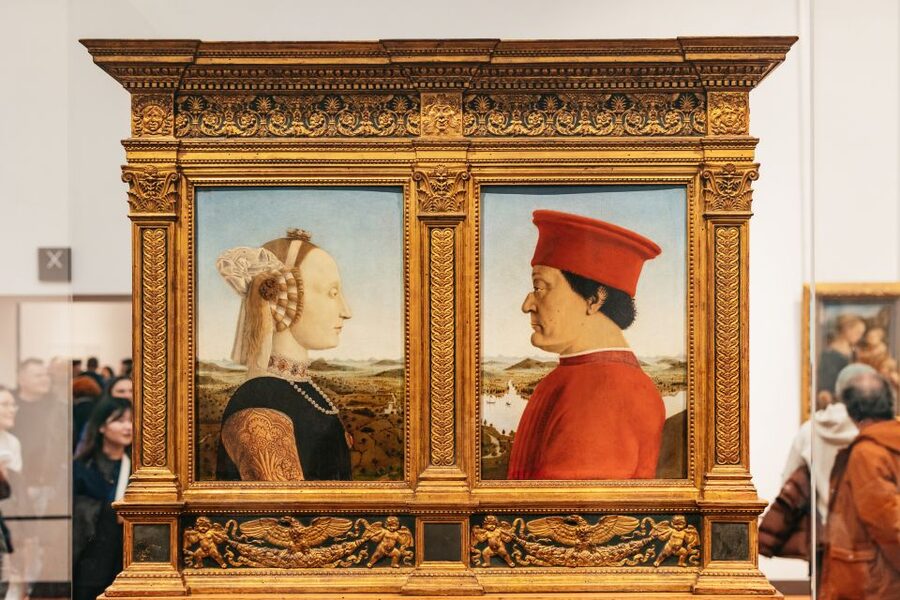 Florence: Skip-the-Line Uffizi Small Group Tour - Luggage deposit and headsets, small items that improve the visit