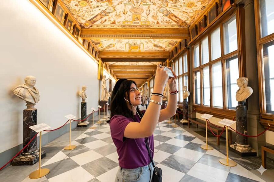 Florence: Timed Entry to Uffizi with Optional Audio Guide - Where to Meet Crown Tours at Piazzale degli Uffizi