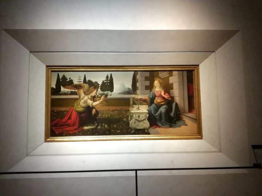 Florence: Uffizi Gallery Priority Entrance and Tour - Medici collections: the thread tying Florence together