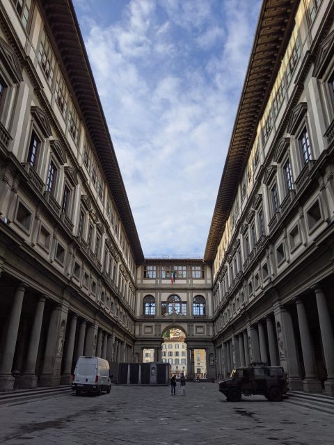 Florence: Uffizi Gallery Small-Group Guided Tour with Ticket - The structure of the 1.5 hour guided walk inside the Uffizi