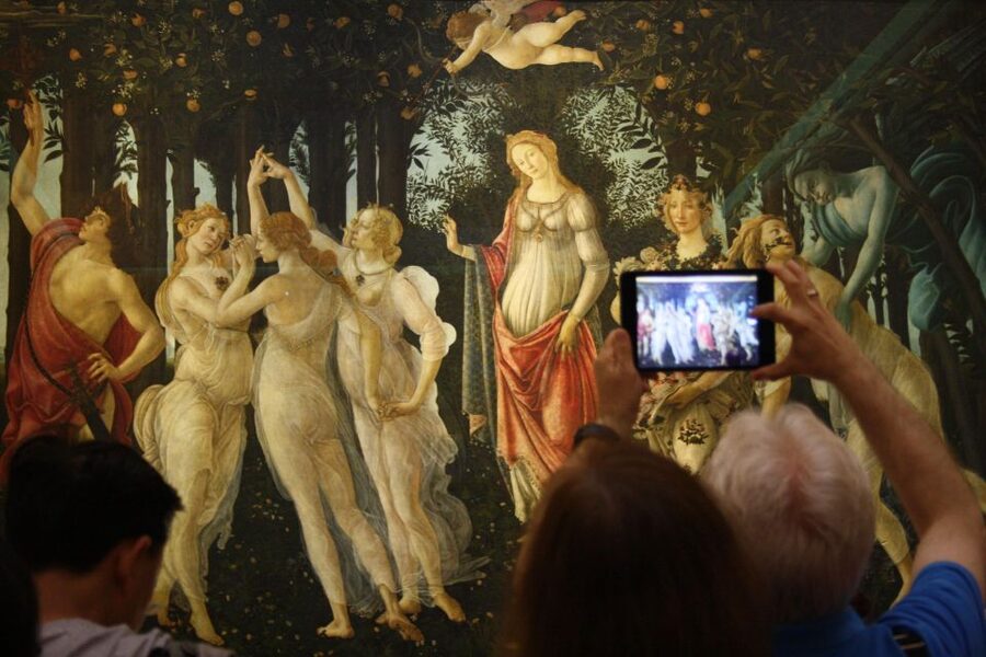 Florence: Uffizi Gallery Small-Group Guided Tour with Ticket - When the crowds hit, your route and pace matter