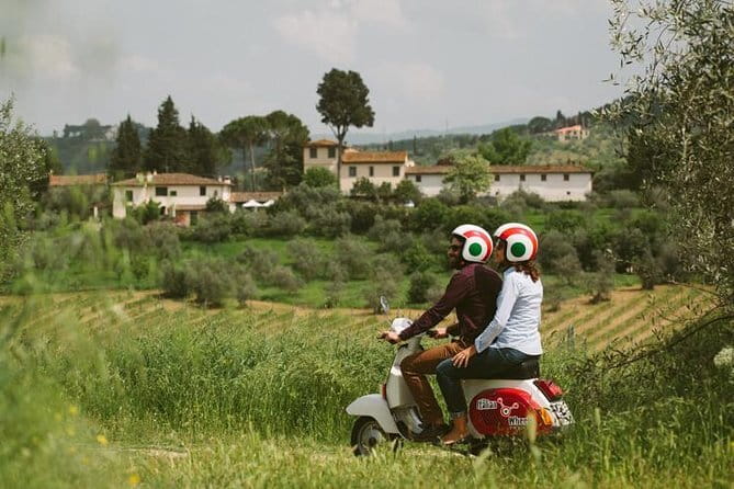Florence Vespa Tour: Tuscan Hills and Italian Cuisine - Where the day starts in Florence, and why the timing matters