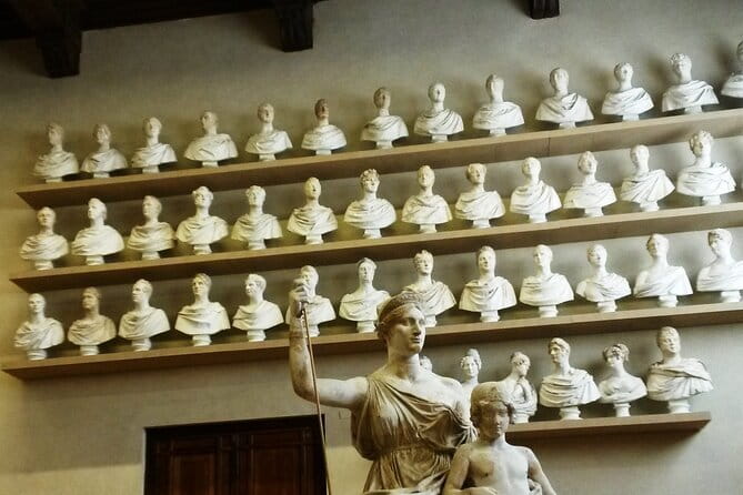 Florence Walking Tour with Accademia, Uffizi & Lunch - A Full-Day Florence Mix: Accademia, City Sights, Lunch, Uffizi