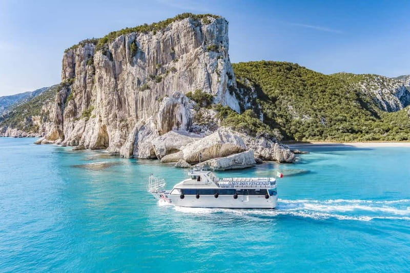 From Cala Gonone: Gulf of Orosei Cruise to Cala Goloritzè - Meeting point and boarding: how to get on the right boat fast