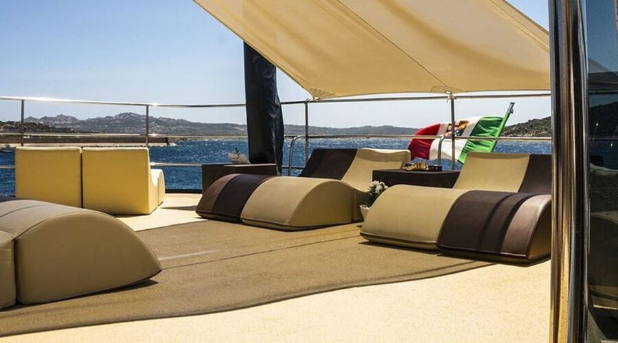 From Cannigione: La Maddalena Archipelago Boat Trip - Onboard Comfort That Actually Helps: Showers, Wi-Fi, and How the Bar Works