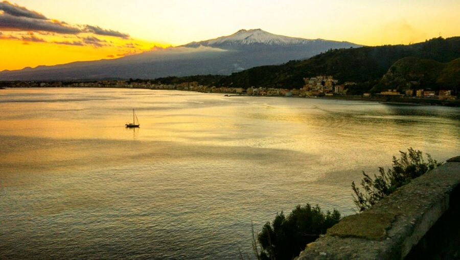From Catania: Guided Tour of Mount Etna and Taormina - Quick hits before you go