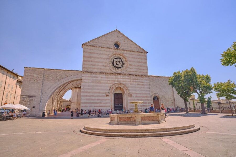 From Florence: Orvieto and Perugia Tour with Church Visits - Santa Chiara and the Tomb of Carlo Acutis: a quieter kind of awe
