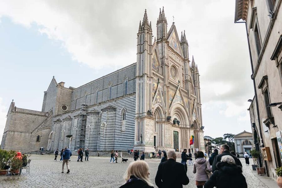 From Florence: Orvieto and Perugia Tour with Church Visits - Santa Maria degli Angeli and the Porziuncola: the church within the origin story