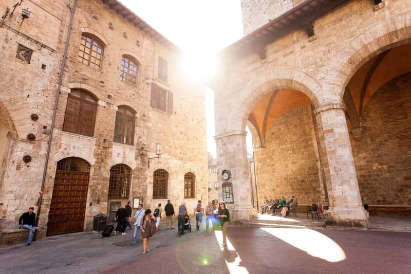 From Florence: San Gimignano, Siena, and Chianti Wine Tour - First Steps in Florence: Piazza del Duomo Meeting and the Big Day Start