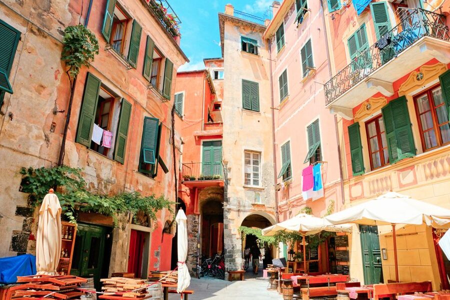 From Florence: Seaside Beauty Day Trip to Cinque Terre - Riomaggiore: The Final Hour and Why It Lands Differently