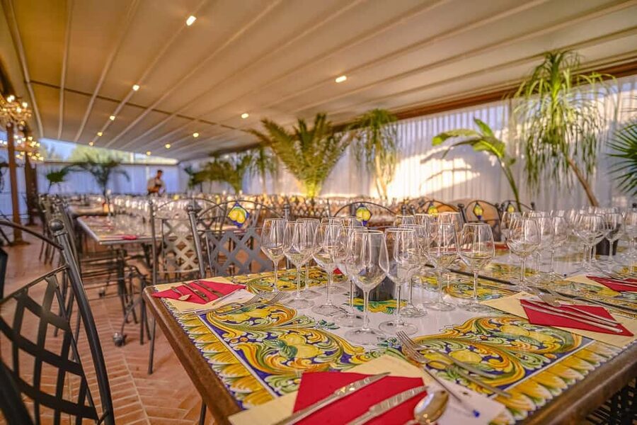 From Florence: Wine Tasting and Dinner in Chianti Vineyards - From Piazzale Montelungo to Chianti: getting out of Florence without stress