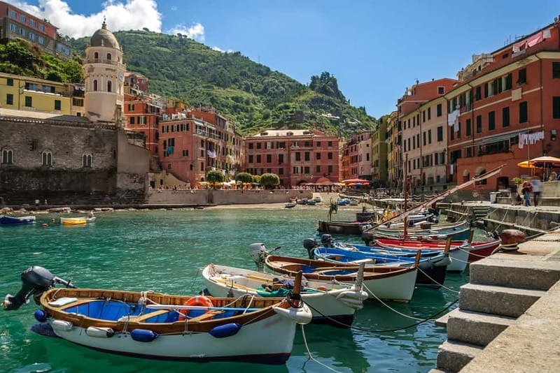 From La Spezia: Cinque Terre Small Group Tour with Limoncino - Riomaggiore: Fishermen Life by the Port and a Final Coast Walk