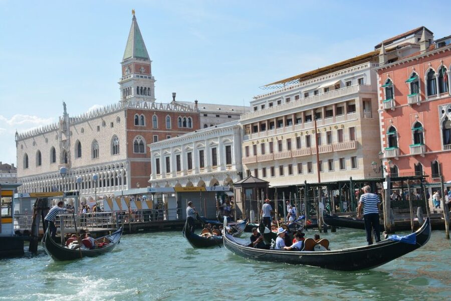 From Lake Garda: Full-Day Guided Group Tour of Venice - Entering St Mark’s Square: Headphones, Major Landmarks, and a Smart Route