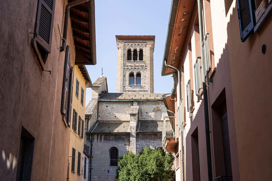 From Milan: Como & Bellagio Day Tour & Scenic Lake Cruise - The Lake Como cruise: villas and shoreline views that you cannot replicate on foot
