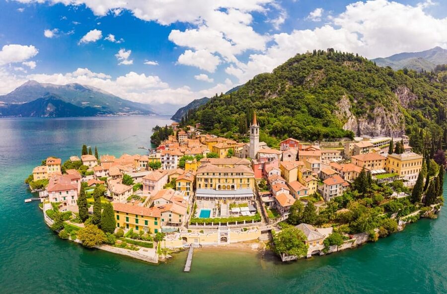 From Milan: Full-Day Trip to Como and Bellagio - Milan to Como by luxury coach, plus Wi-Fi that makes the ride easier