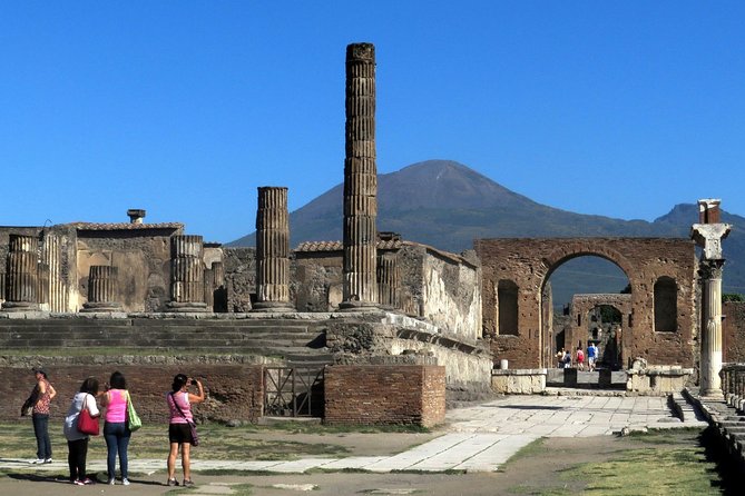 From Naples: Amalfi Coast & Pompeii Small Group Tour - Group size, guide changes, and language setup: how this affects your experience