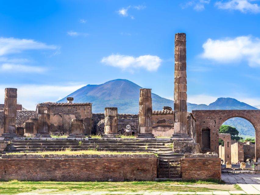 From Naples: Mount Vesuvius and Pompeii Ruins Combo Day Trip - Comfort, group flow, and what to expect from “guiding”