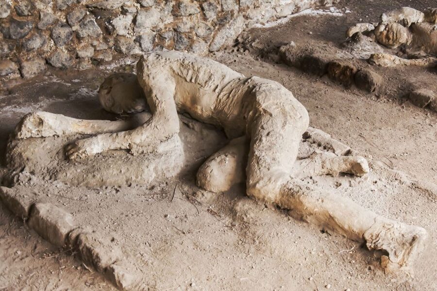 From Naples: Pompeii Skip-the-Line Entry Ticket and Tour - The guided Pompeii route, and what you actually see in two hours