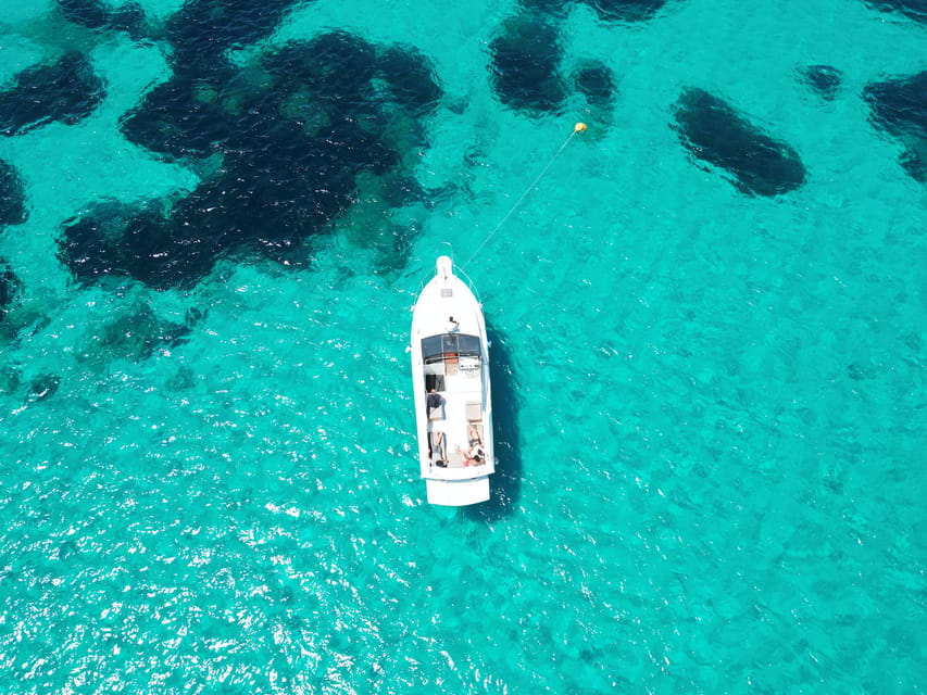 From Palau/La Maddalena: All inclusive Yacht Tour - Who runs the boat, and what that means for your comfort