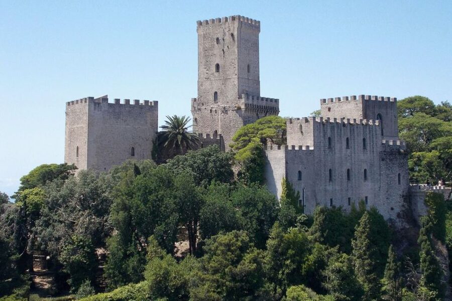 From Palermo: Erice, Salt Pans, and Segesta Day Trip - Group Size, Guides, and the Value of Good Storytelling
