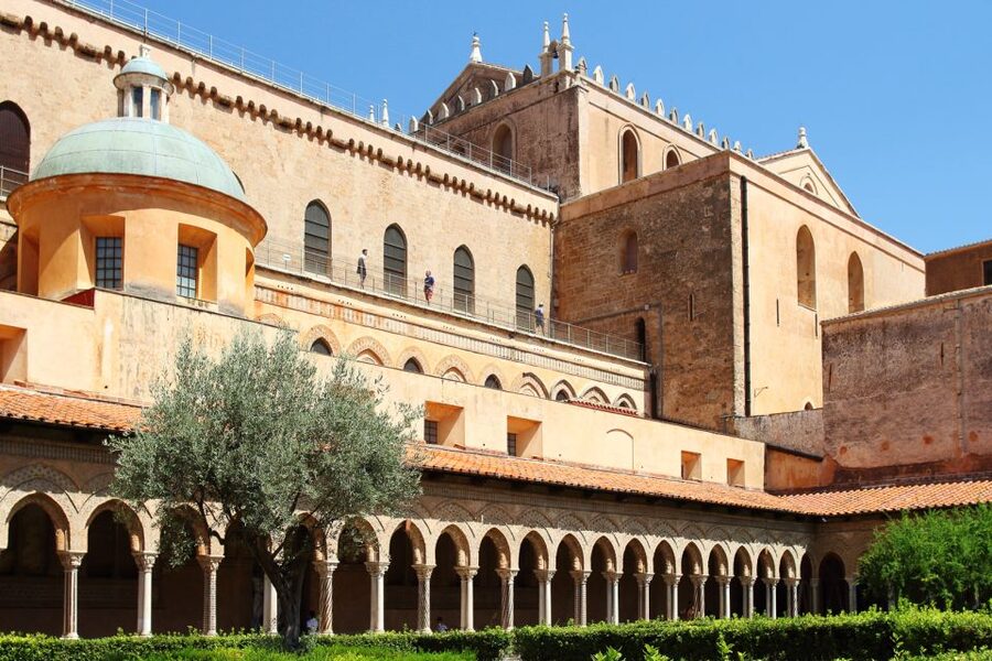 From Palermo: Monreale and Cefalù Half-Day Trip - Mandralisca Museum: Greek and Arab Pottery Explains the Why