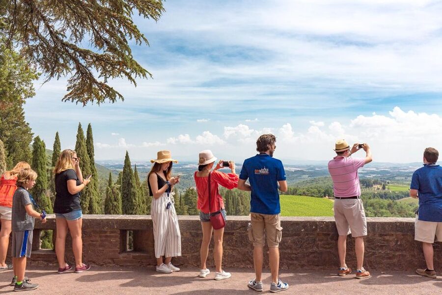 From Rome: Bagnoregio & Orvieto Day Trip with Wines & Lunch - From Piazza del Popolo to the countryside: how the day runs