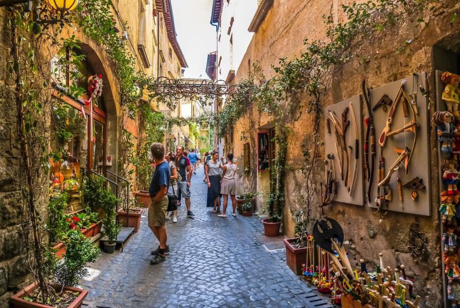 From Rome: Bagnoregio & Orvieto Day Trip with Wines & Lunch - The Montepulciano-area farmhouse lunch and 5-wine tasting
