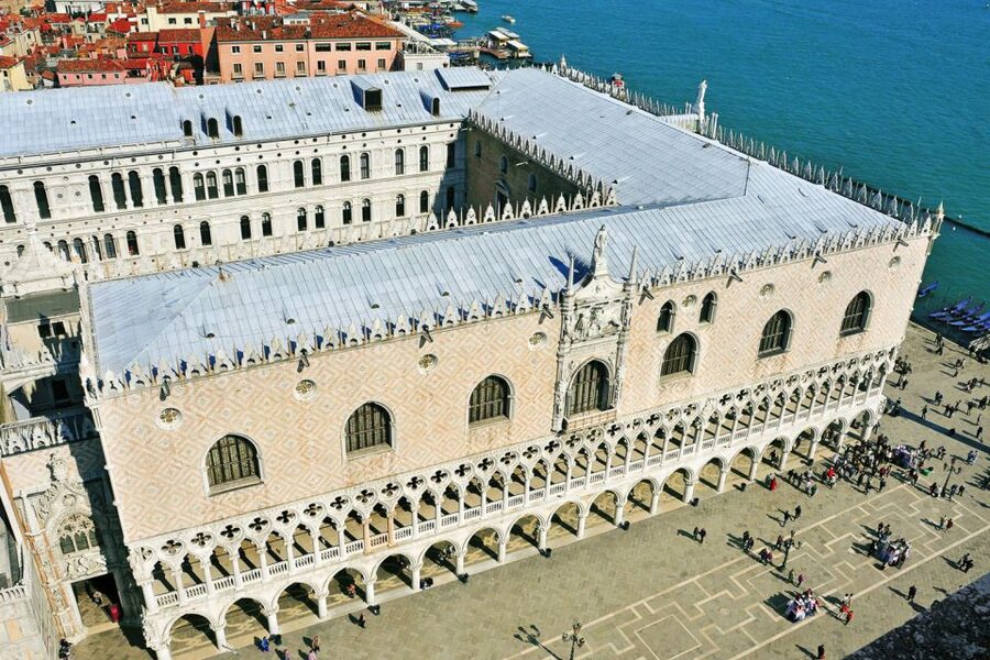 From Rome: Day Trip to Venice by High-Speed Train - Arriving in Venice and using your one-way waterbus pass