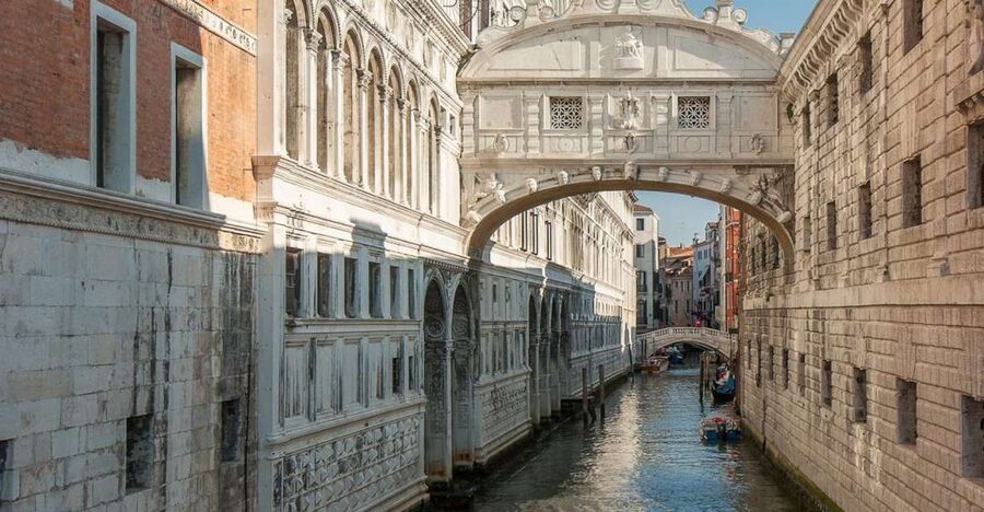 From Rome: Day Trip to Venice by High-Speed Train - Bridge of Sighs and the classic Venetian photo circuit