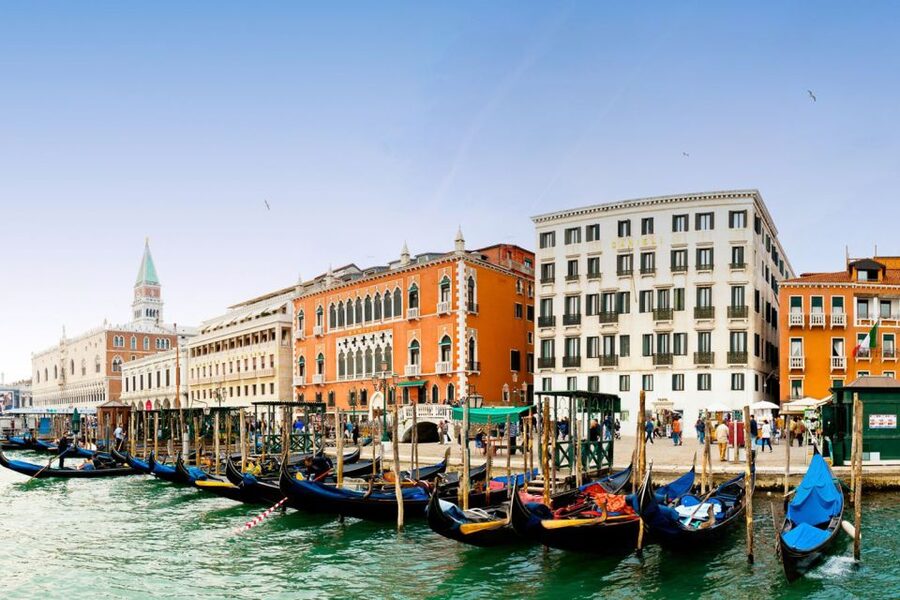 From Rome: Day Trip to Venice by High-Speed Train - The practical reality: walking, weather, and a long day loop