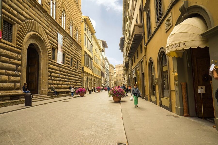 From Rome: Discover Florence & Pisa in a Full-Day Trip - Meeting at Tiburtina Station and the Coach Ride Reality Check