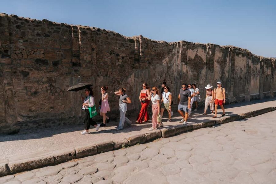 From Rome: Pompeii with Expert Guide & Amalfi Coast Day Trip - Positano free time: how to use your 2.25 hours well