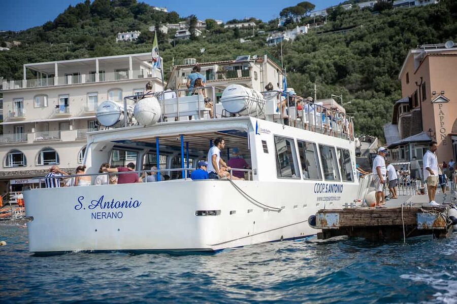 From Sorrento/Nerano: Capri Island Cruise with Guide Onboard - Starting in Sorrento or Nerano, then checking in by the water